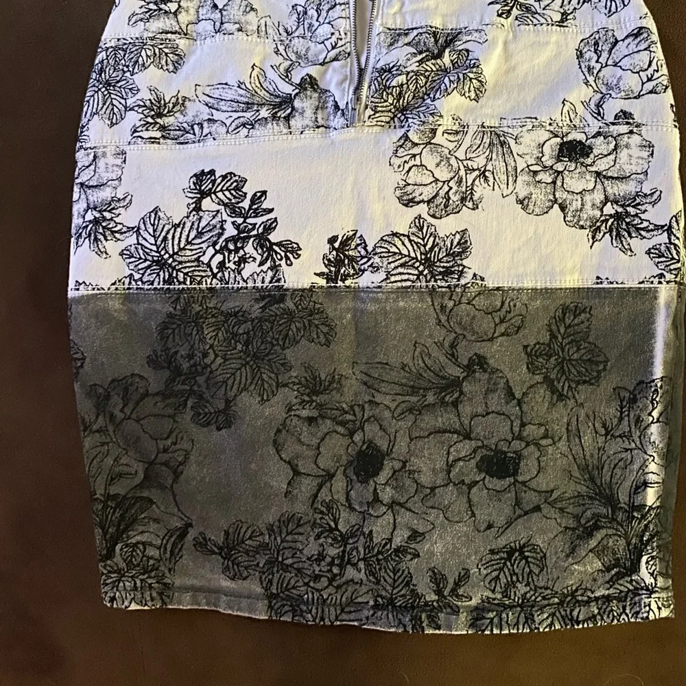 Standards & Practices Jean Skirt - Picture 2 of 4